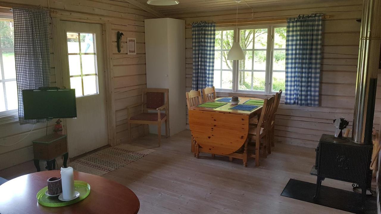 קאליקס Countryside Cottage By The River מראה חיצוני תמונה